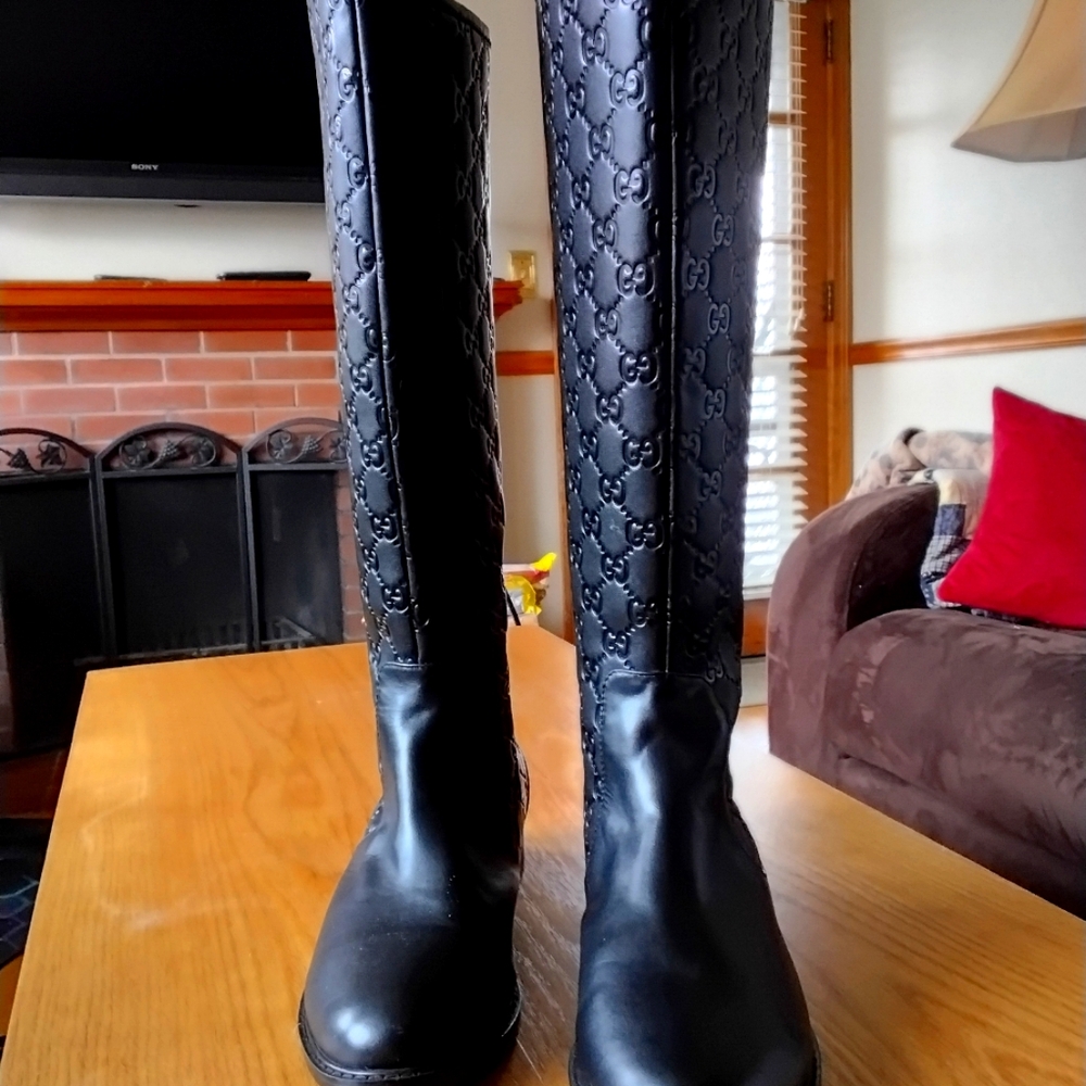 Gucci size 9 boots